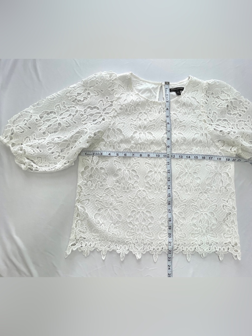 EUC Banana Republic White Floral Lace Puff-Sleeve Top Blouse Size M - Picture 7 of 9